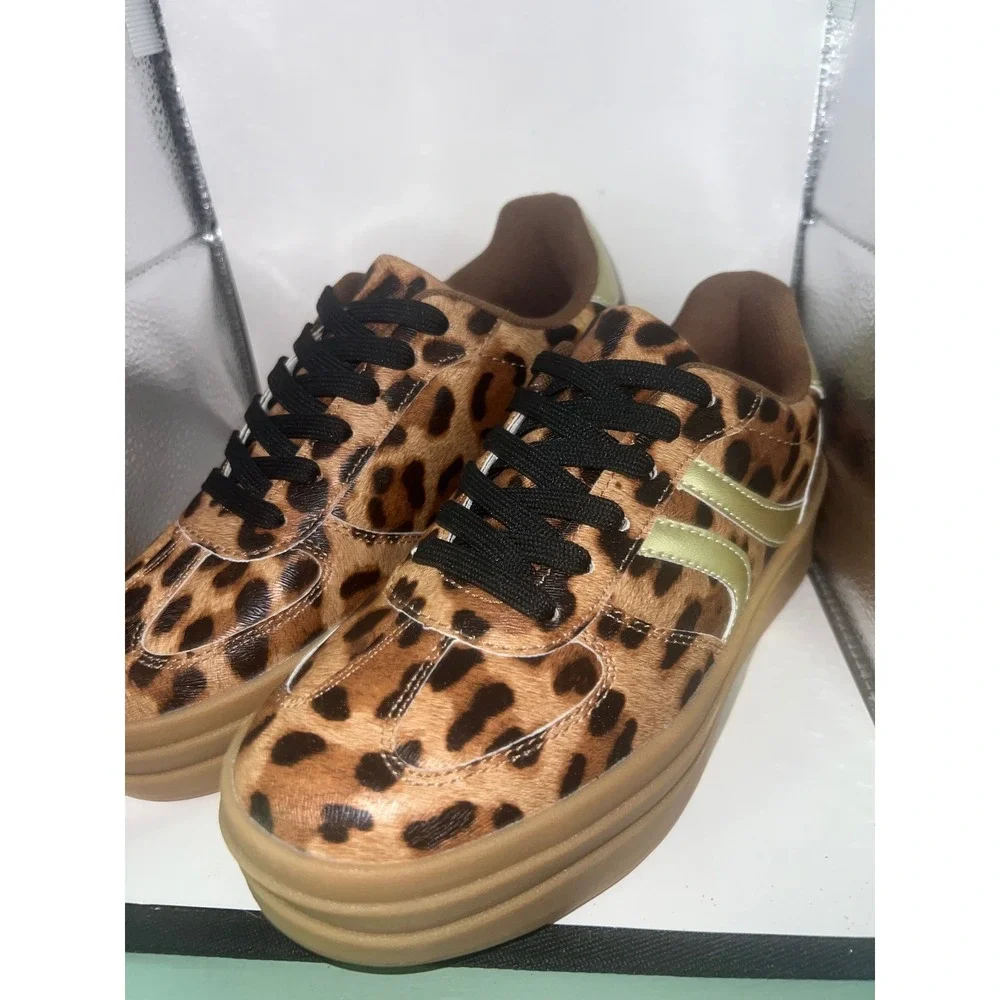 Le Sheelah TOPPING-18 Leopard Print Platform Sneakers Womens Size 6 Gold Stripe